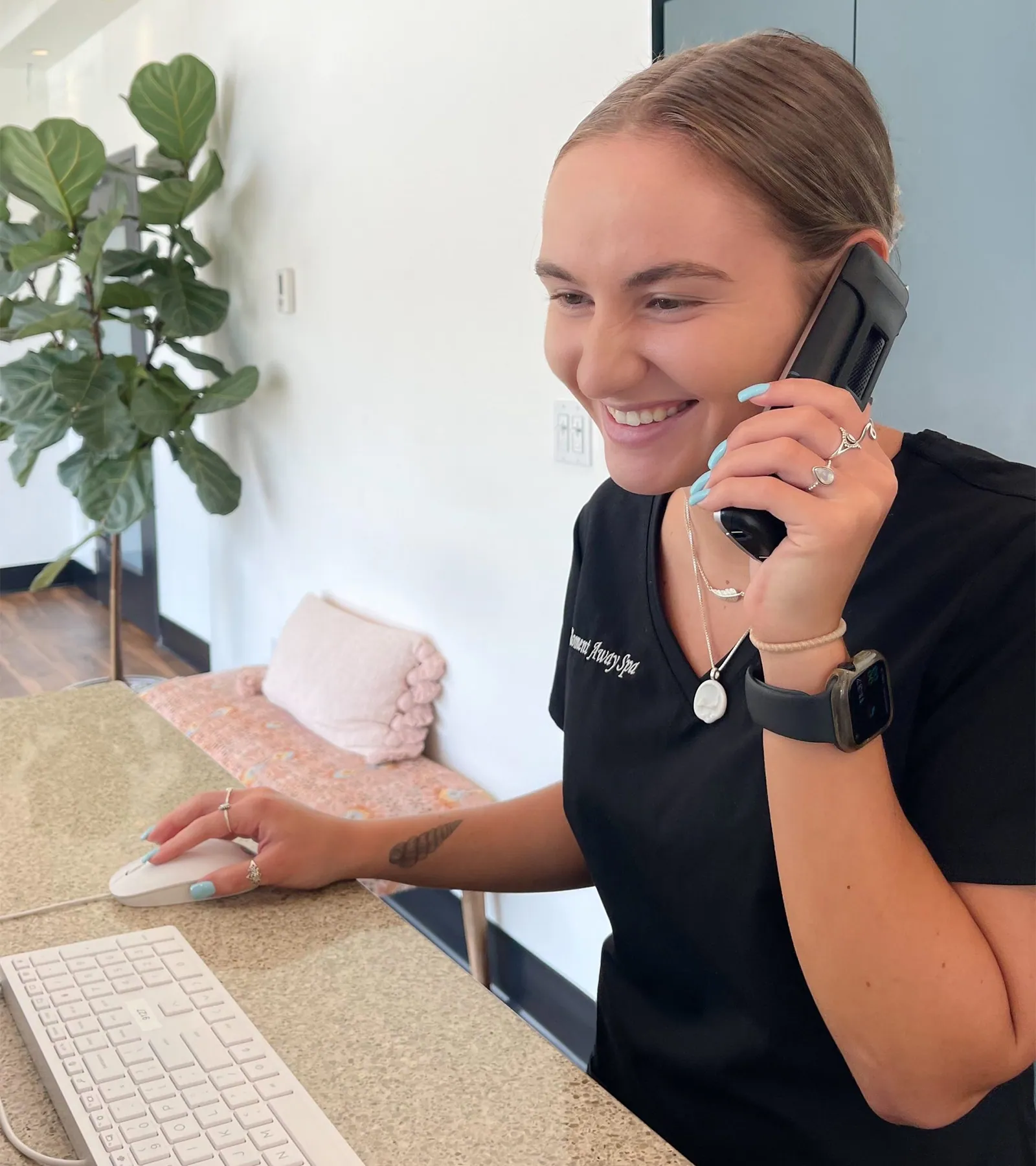 south-windsor-front-desk-lobby-staff